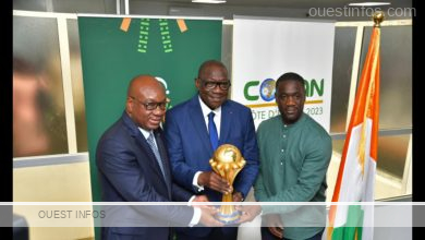 Idriss Diallo presente le trophee de la CAN au COCAN 1
